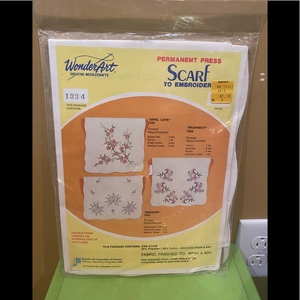 Wonder Art Scarf Stamped‎ #1334 Whisper